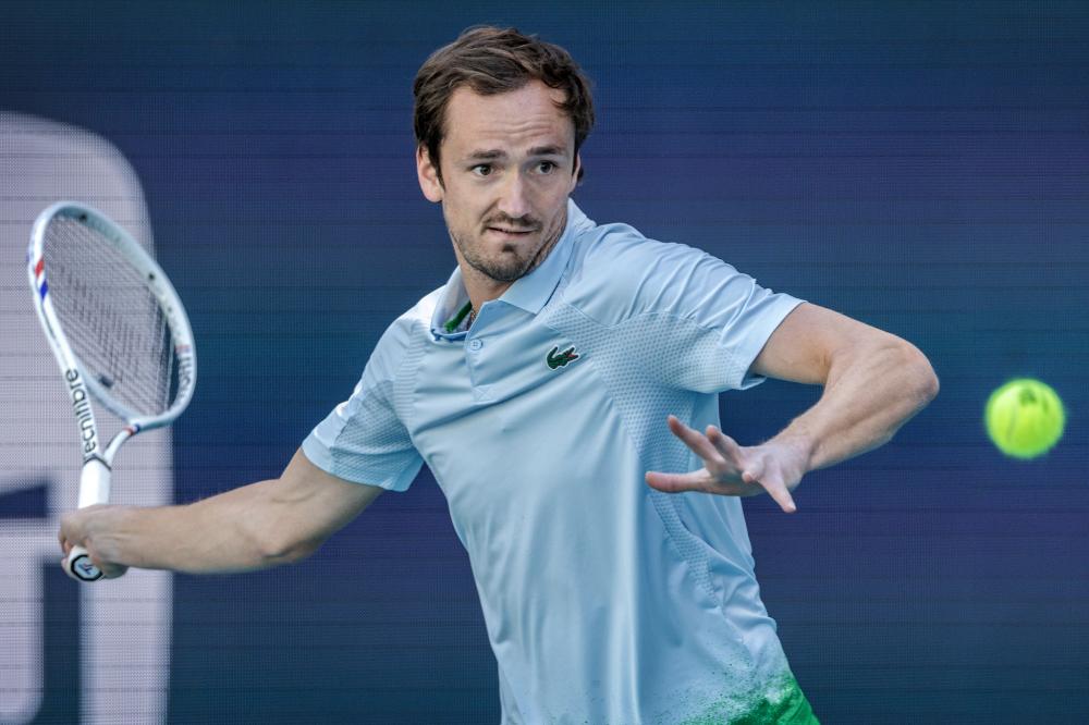 随着AC米兰3-2大逆转，意甲最新积分榜出炉：榜首易主+前三重洗牌