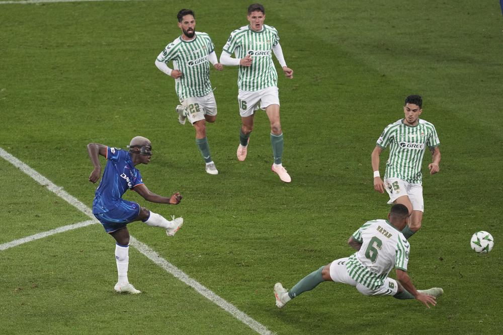 乌比格：今天球队表现非常出色，首发登场是早上教练组决定的